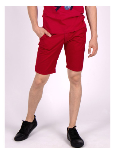 Червен къс панталон