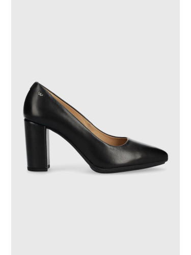 Кожени обувки с дебел ток Wojas в черно с висок ток