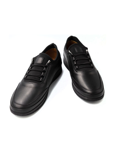 Черни кожени обувки с връзки ластик