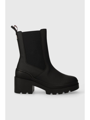 Боти челси Tommy Hilfiger RUBBERIZED MID HEEL BOOT в черно с дебел ток FW0FW07520