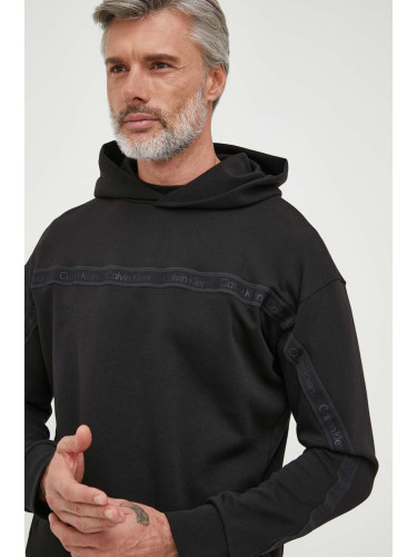 Суичър Calvin Klein в черно с качулка с апликация