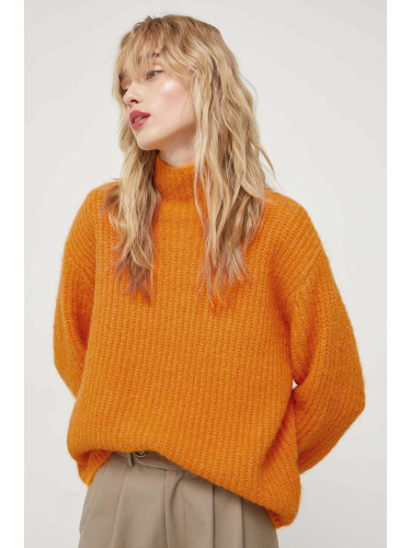 Вълнен пуловер Bruuns Bazaar дамски в оранжево от топла материя с ниско поло