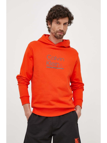 Памучен суичър Calvin Klein в оранжево с качулка с принт