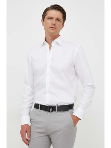 Памучна риза BOSS мъжка в бяло с кройка по тялото с класическа яка