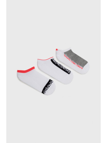 Чорапи Calvin Klein в бяло
