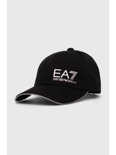 Памучна шапка с козирка EA7 Emporio Armani в розово с апликация