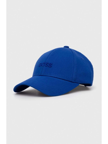 Памучна шапка с козирка BOSS в синьо с апликация 50495441