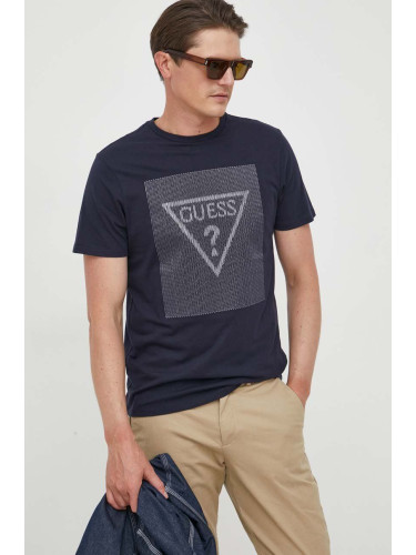 Памучна тениска Guess в тъмносиньо с десен