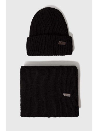 Комплект Barbour Crimdon Beanie & Scarf Gift Set в черно MGS0019