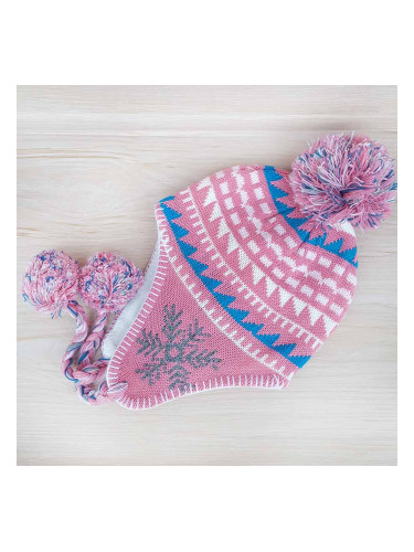 Дамска зимна плетена шапка Снежинки