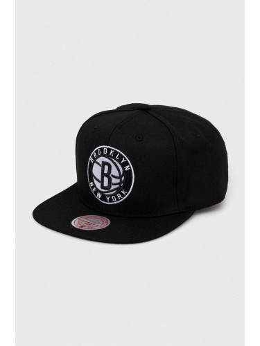Шапка с козирка Mitchell&Ness Brooklyn Nets в черно с апликация