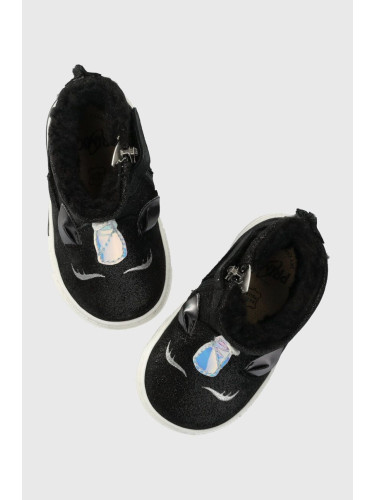Детски половинки обувки от велур Primigi в черно