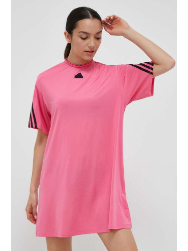Рокля adidas в розово къса с уголемена кройка