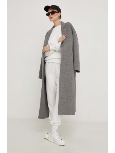 Вълнено палто Answear Lab в сиво преходен модел с уголемена кройка