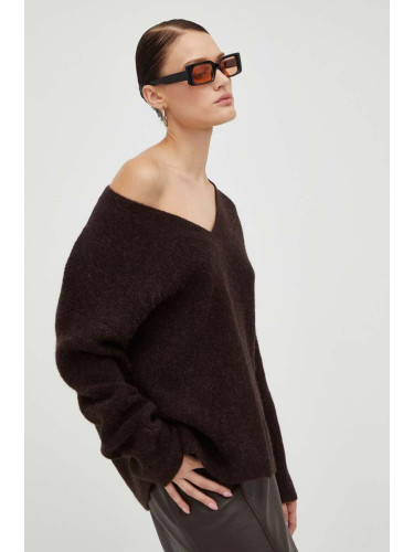 Вълнен пуловер Gestuz дамски в кафяво