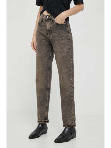 Дънки Calvin Klein Jeans в кафяво