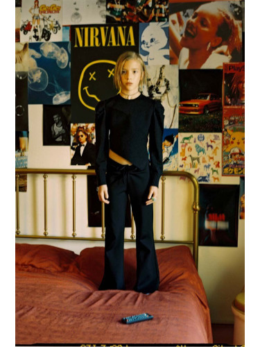Детски пуловер Sisley в черно от лека материя