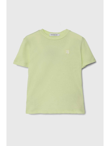 Детска памучна тениска Calvin Klein Jeans в зелено с изчистен дизайн