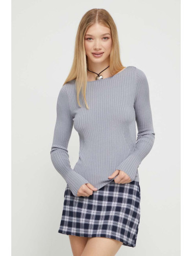 Пуловер Abercrombie & Fitch дамски в сиво от лека материя