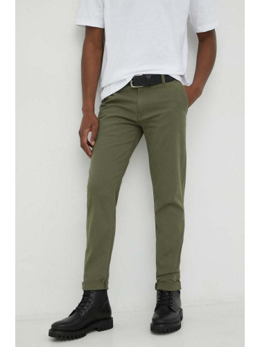 Панталон Levi's в зелено с кройка тип чино