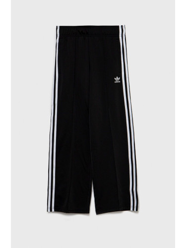 Детски спортен панталон adidas Originals в черно с апликация