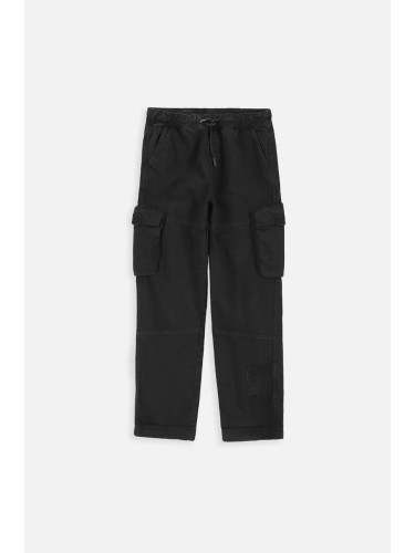 Детски памучен панталон Coccodrillo в черно с изчистен дизайн