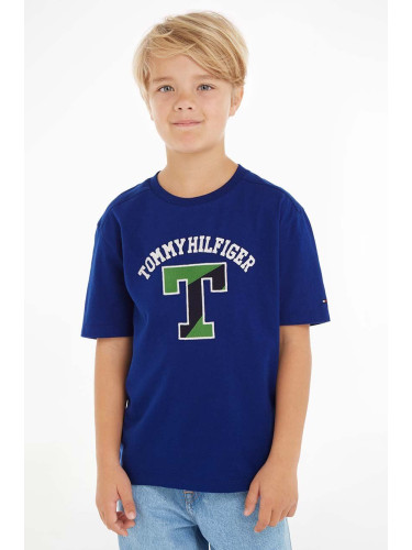 Детска памучна тениска Tommy Hilfiger в тъмносиньо с апликация