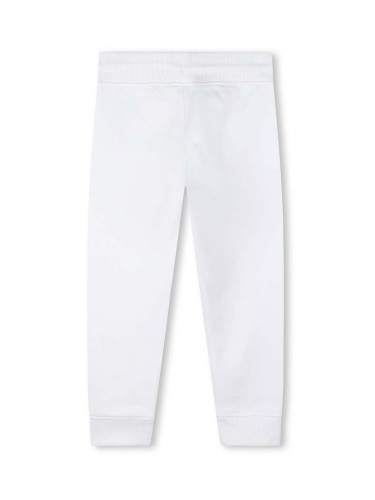 Детски памучен спортен панталон HUGO в бяло с принт