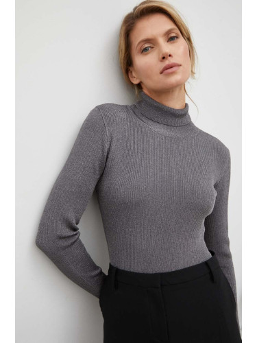 Пуловер Gestuz дамски в сиво от лека материя с поло