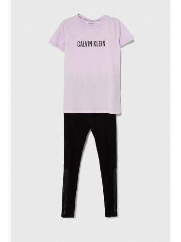 Детска памучна пижама Calvin Klein Underwear в лилаво с принт