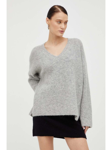 Вълнен пуловер Gestuz дамски в сиво