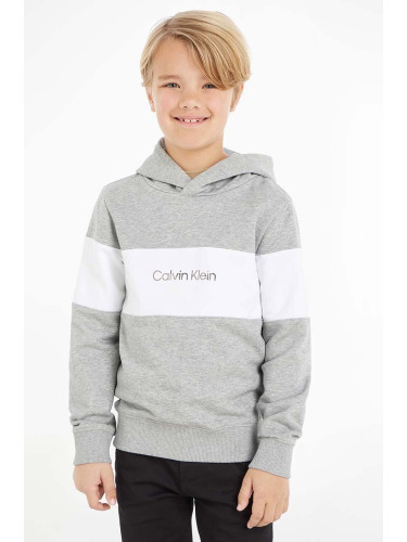 Детски памучен суичър Calvin Klein Jeans в сиво с качулка с десен