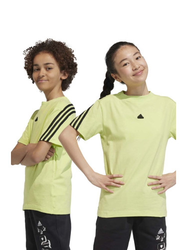 Детска памучна тениска adidas в зелено с десен