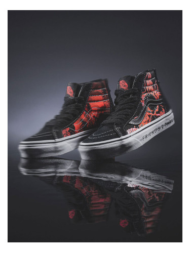 Vans Vans X Stranger Things Sk8-Hi Zip Спортни обувки детски Cheren