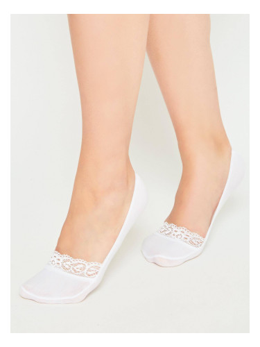 White socks Yups ax4142. R01