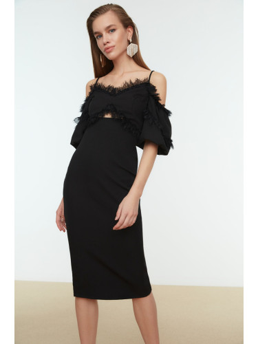 Дамска рокля. Trendyol Lace Detailed