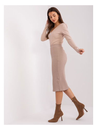 Dark beige knitted ribbed skirt