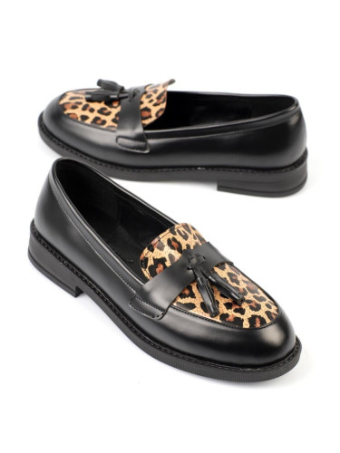 Capone Outfitters Capone Women's Round Toe, Tasseled Loafers