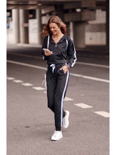 Women's tracksuit with black stripe