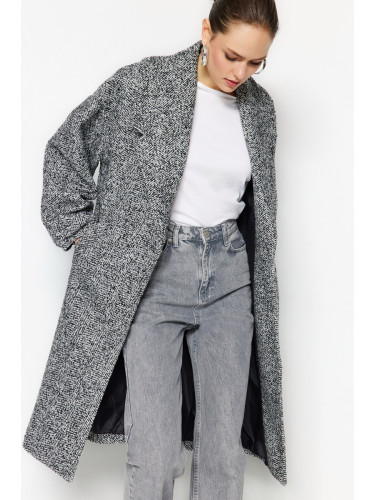 Дамско палто. Trendyol