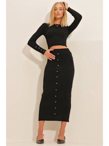 Trend Alaçatı Stili Women's Black Crew Neck Button Detailed Crop Top And Skirt Set