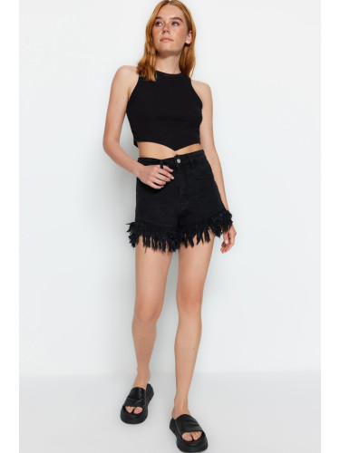 Дамски къси панталони. Trendyol