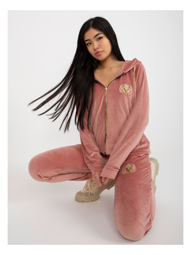 Dust-pink women's velour set with patches