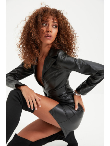 Дамска рокля. Trendyol