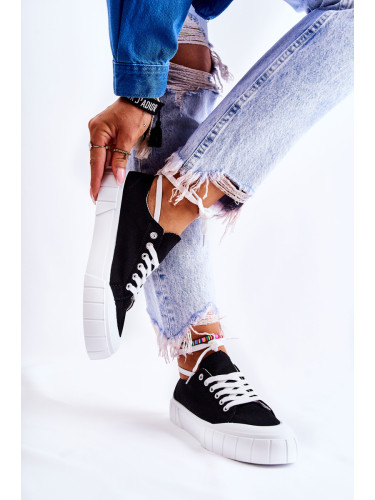 Boto Предлагат се дамски кецове на платформа черни