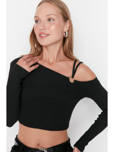 Trendyol Black Fitted Crop With Accessory Detail Piping, Flexible Knitted Blouse with Crop