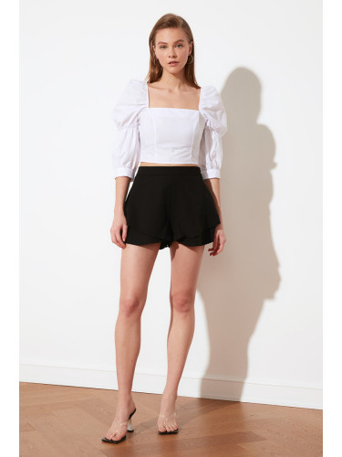 Дамски къси панталони Trendyol Skirt-Looking Shorts