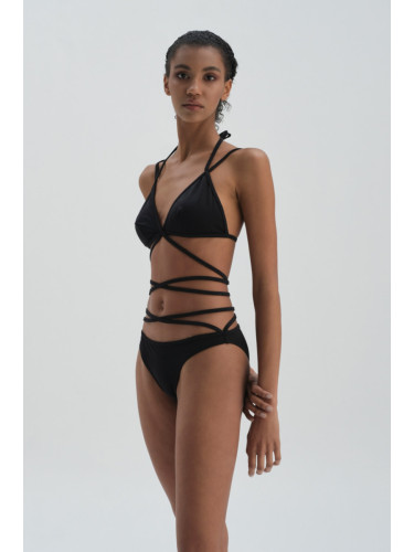 Dagi малък триъгълник бикини отгоре