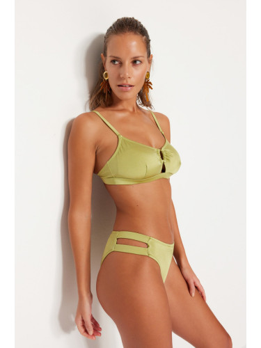 Trendyol зелено изрязани/прозорчета нормален крак бикини дъна