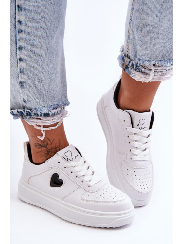 Дамски маратонки с декоративно сърце